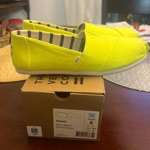 Tom’s! Neon yellow vivid canvas never worn!